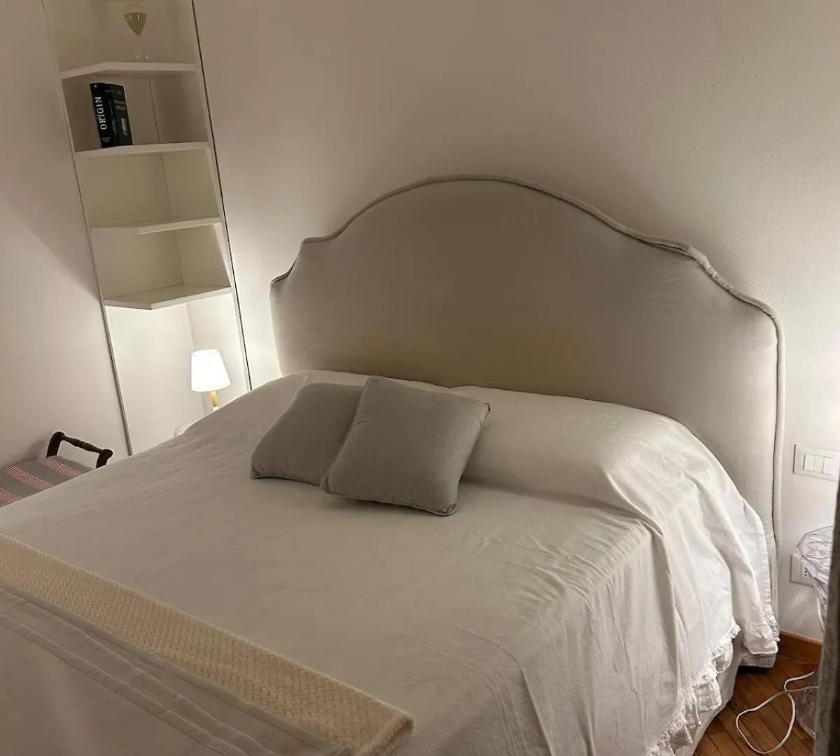 Bilocale Red House - Two Room Apartment Red House, Cosy Flat Milán